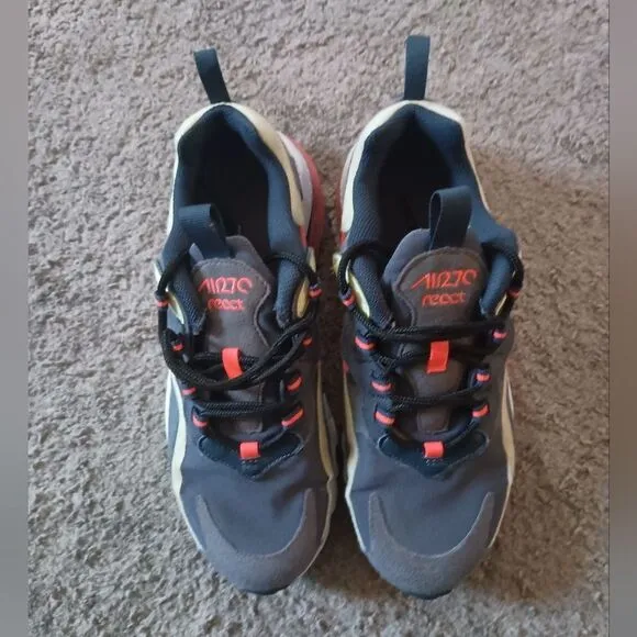Nike Air Max 270 React Sneakers Grade School Size 5Y, BQ0103-015 PRE-OWNED