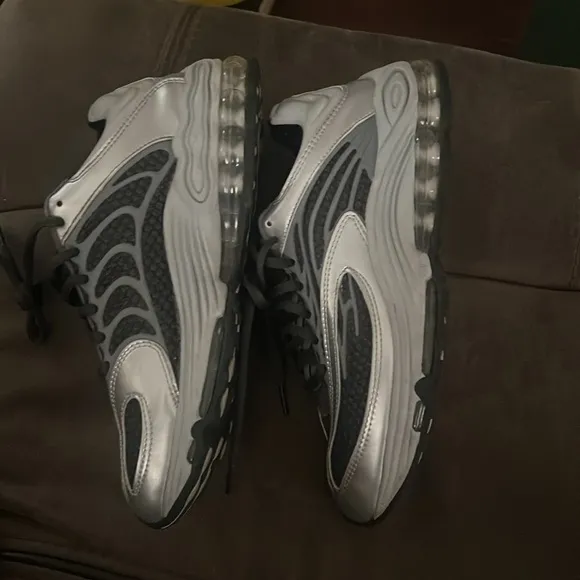 Nike Air Tuned Max Smoke Grey Black Metallic Mens Size 7.5 Running Shoes