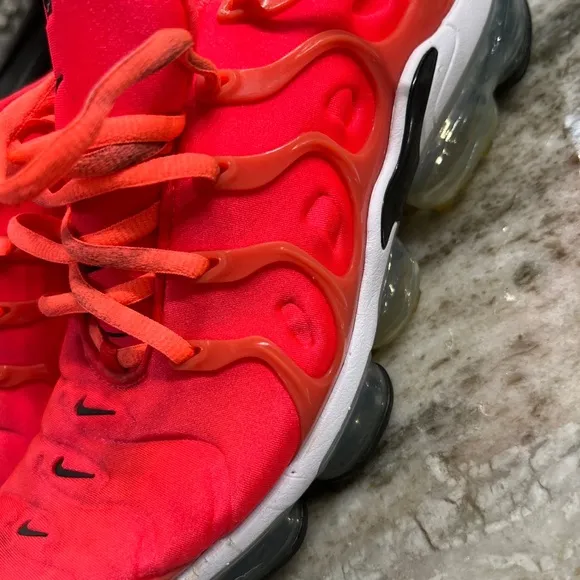 Nike Air Vapormax Plus Men size 10.5