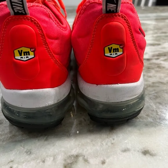Nike Air Vapormax Plus Men size 10.5