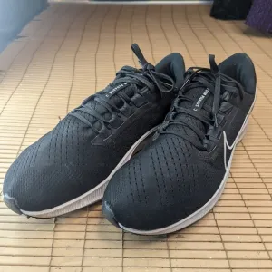 Nike Air Zoom Pegasus 38 Men's Size 13 Black Running Shoes Sneakers CW7356-002