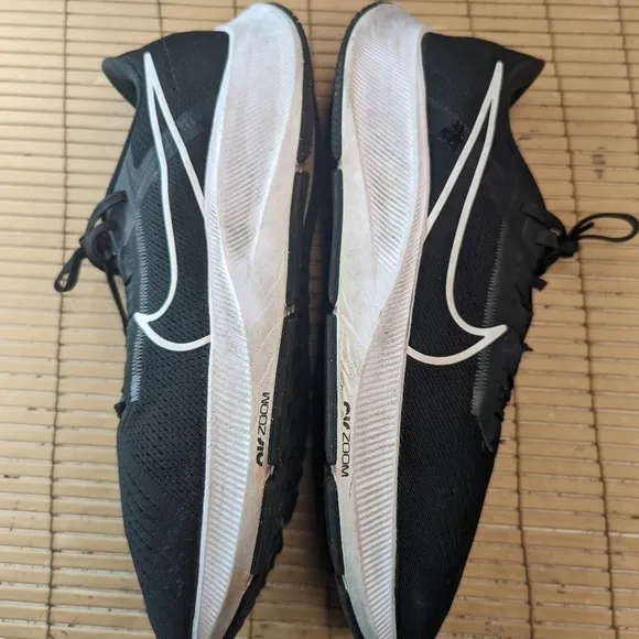 Nike Air Zoom Pegasus 38 Men's Size 13 Black Running Shoes Sneakers CW7356-002