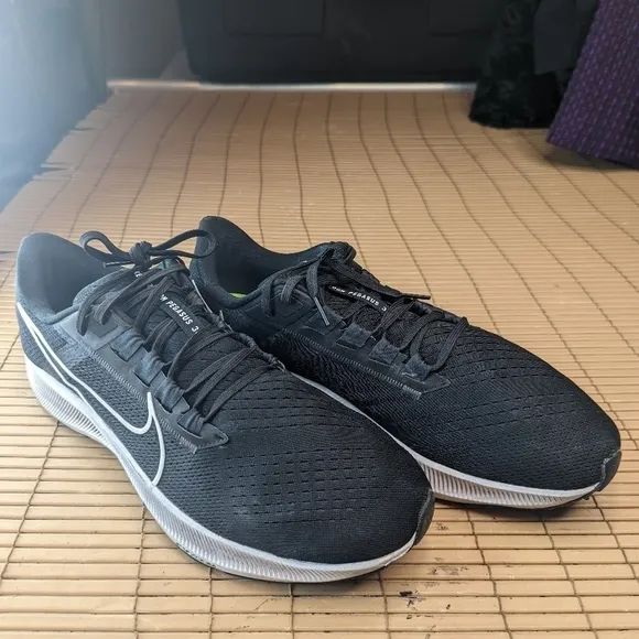 Nike Air Zoom Pegasus 38 Men's Size 13 Black Running Shoes Sneakers CW7356-002