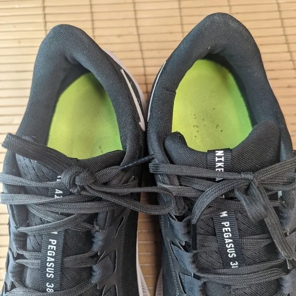 Nike Air Zoom Pegasus 38 Men's Size 13 Black Running Shoes Sneakers CW7356-002