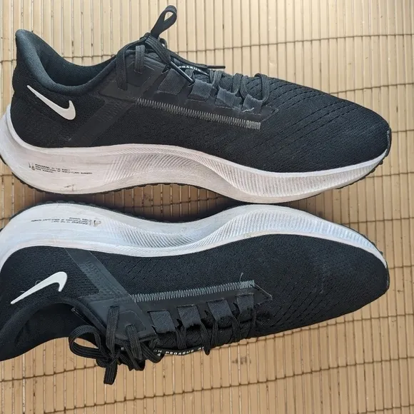 Nike Air Zoom Pegasus 38 Men's Size 13 Black Running Shoes Sneakers CW7356-002