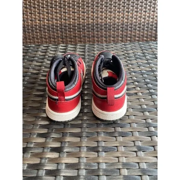 Nike  Air Jordan mids 1 kids size 10C