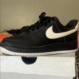 Nike Big Kids ‘07 Black &amp; White Air Force 1