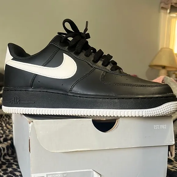 Nike Big Kids ‘07 Black &amp; White Air Force 1