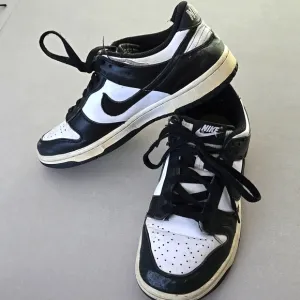 Nike Black &amp; White Dunk Low Unisex Kids Sneakers 7Y
