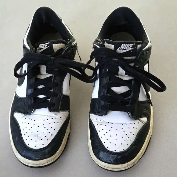 Nike Black &amp; White Dunk Low Unisex Kids Sneakers 7Y