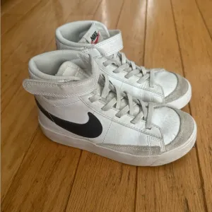 Nike Blazer High '77 Vintage Sneaker size 13c Kids, white