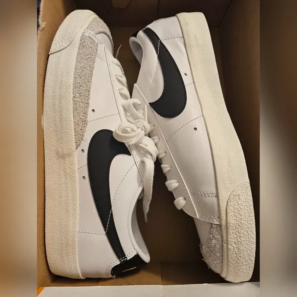 Nike Blazer Low '77 White and Black  Sneakers (Unisex)