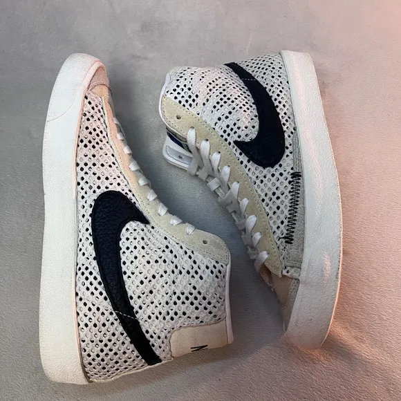 Nike Blazer Mid' 77 Alter and  Reveal (GS) Sz 6Y Unisex  Sneakers Black / White