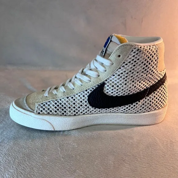 Nike Blazer Mid' 77 Alter and  Reveal (GS) Sz 6Y Unisex  Sneakers Black / White