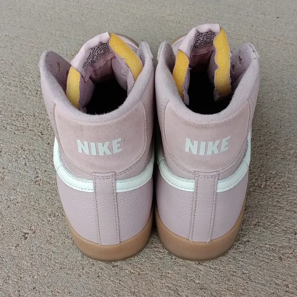 Nike Blazer Mid 77 Light Pink Leather Sneakers Athletic Casual Shoes Mens Sz 8.5