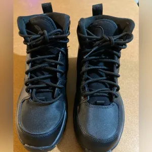 Nike boots 🥾