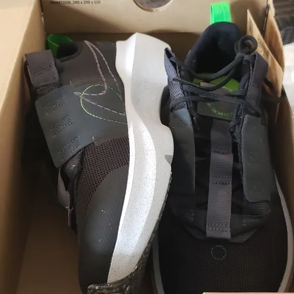 NIKE Crater Impact Girl Sneakers size 6Y