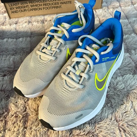 NIKE Downshifter kids sneakers size 3.5