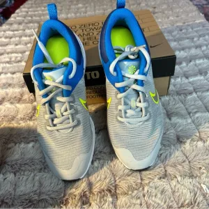 NIKE Downshifter kids sneakers size 3.5