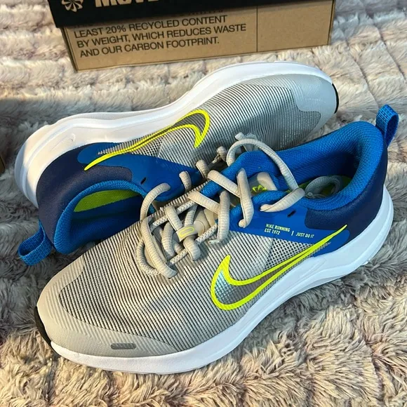 NIKE Downshifter kids sneakers size 3.5