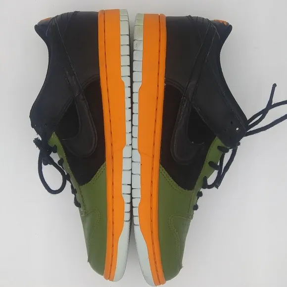 Nike dunk low unisex lace up sneakers