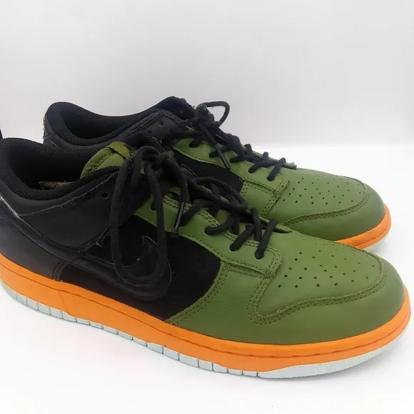 Nike dunk low unisex lace up sneakers
