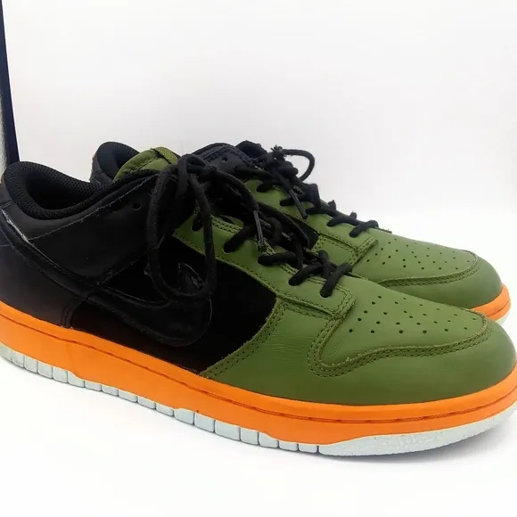 Nike dunk low unisex lace up sneakers