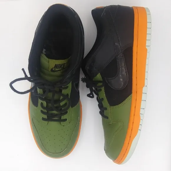 Nike dunk low unisex lace up sneakers