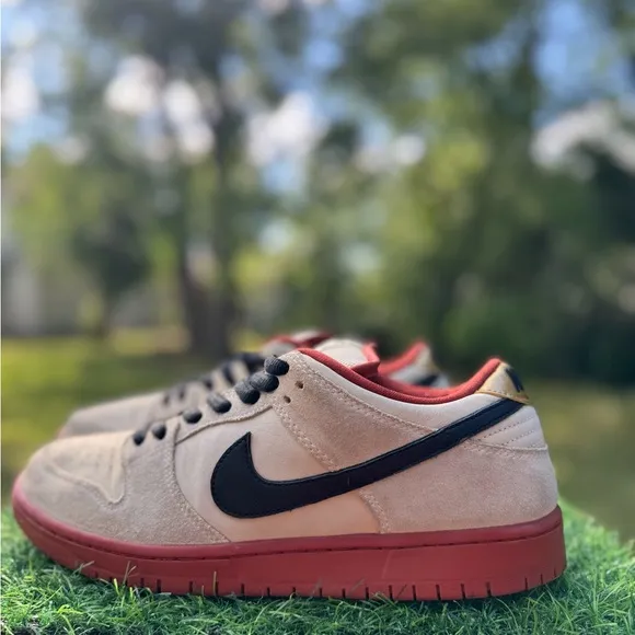 Nike Dunk SB Low Muslin sneakers