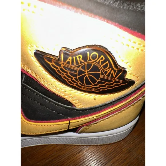 Nike FJ4924-008 Air Jordan 1 Mid SE Black Vivid Orange US Youth Size 6.5Y~EUC!
