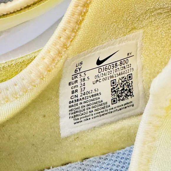 Nike Flex Runner Boys 6Y Yellow White Running Shoes Sneakers Athletic Trainers