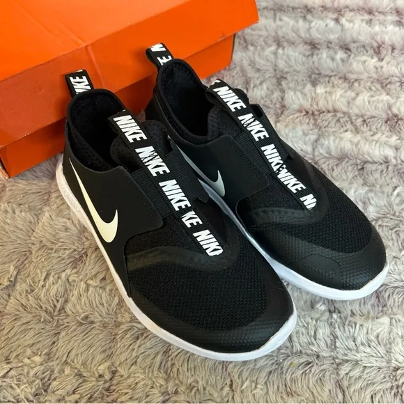 Nike Flex Runner boys Sneakers size 2