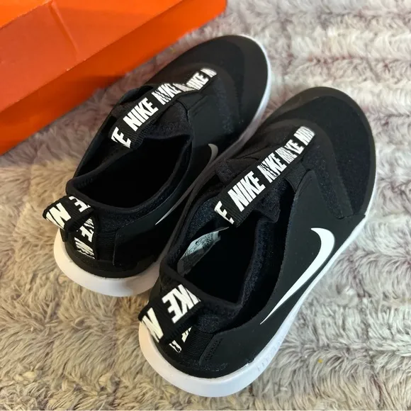 Nike Flex Runner boys Sneakers size 2