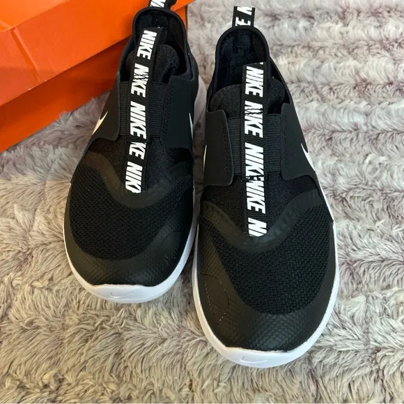 Nike Flex Runner boys Sneakers size 2