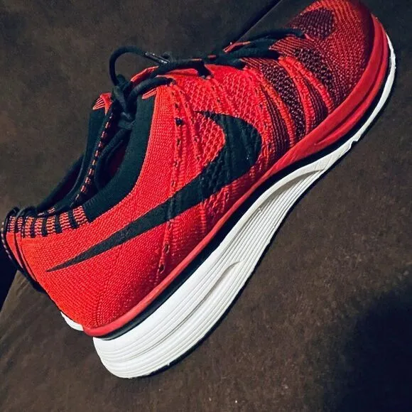 Nike Flyknit Trainer Running Shoes Mens 6.5 Womens 8 Red Black AH8396-601 XLNT