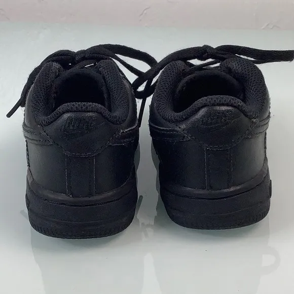 Nike Force 1 LE Black leather low lace up sneakers unisex toddler size 9C EUC