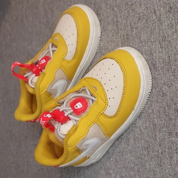 Nike Force 1 Toggle SE Yellow Ochre Summit White Sneakers Shoe Size Toddler 8C
