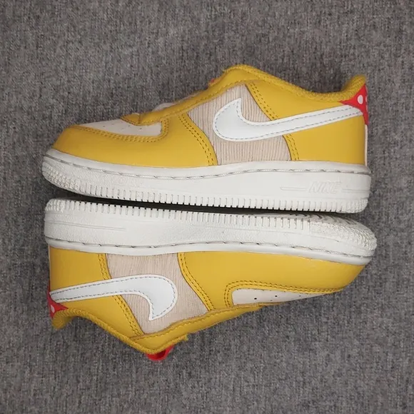 Nike Force 1 Toggle SE Yellow Ochre Summit White Sneakers Shoe Size Toddler 8C