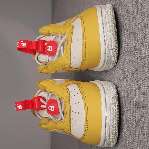 Nike Force 1 Toggle SE Yellow Ochre Summit White Sneakers Shoe Size Toddler 8C