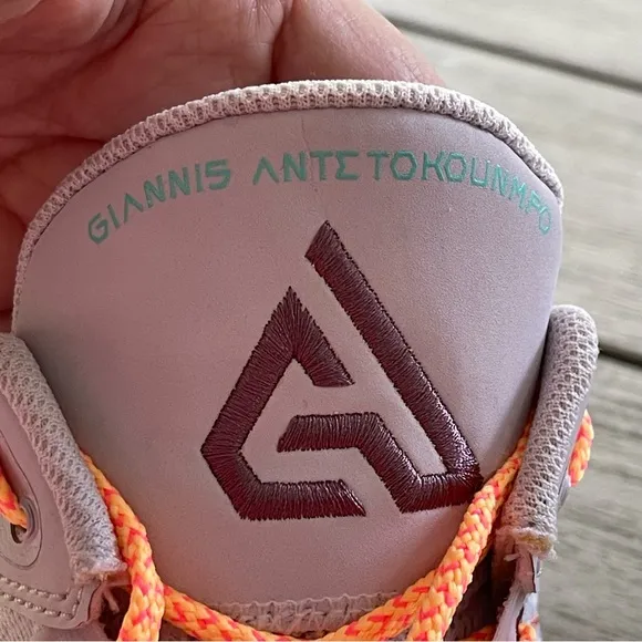 Nike Giannis Immortality Force Field Super Smoothie Sneaker Womens 8.5 Youth 6.5