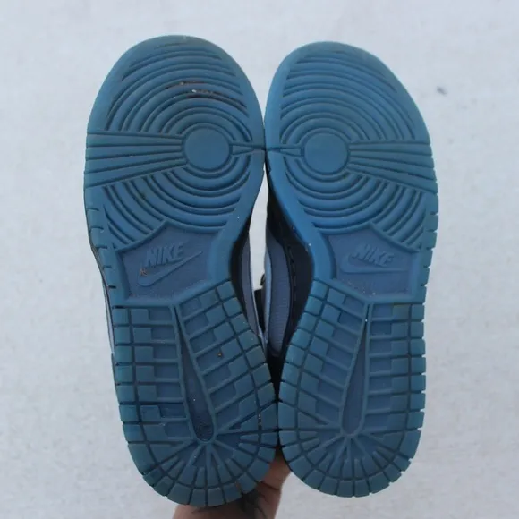 NIKE Grade School Dunk Low “ANTHRACITE” Sz 6.5Y
