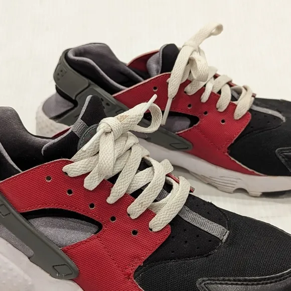 NIKE Huarache Run kids youth red black gray sneakers athletic running shoes