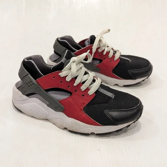 NIKE Huarache Run kids youth red black gray sneakers athletic running shoes