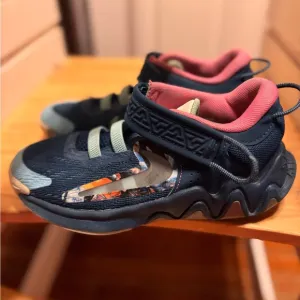 Nike Immortality Kids sneakers  size 1