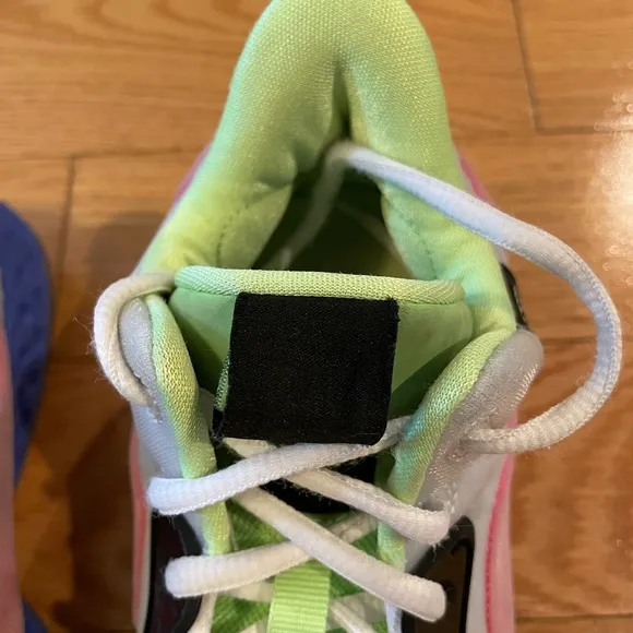 Nike Kd Trey 5 Vll GS lime green basketball shoes size 4.5