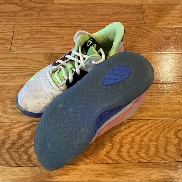 Nike Kd Trey 5 Vll GS lime green basketball shoes size 4.5