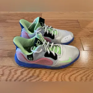 Nike Kd Trey 5 Vll GS lime green basketball shoes size 4.5