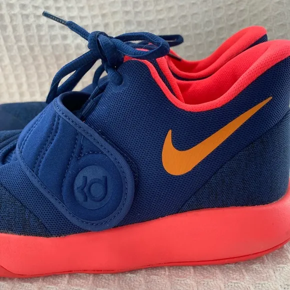 Nike Kevin Durant KD Trey 5 Blue And Neon Coral Youth 5.5 Sneakers