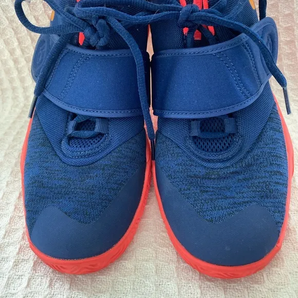 Nike Kevin Durant KD Trey 5 Blue And Neon Coral Youth 5.5 Sneakers