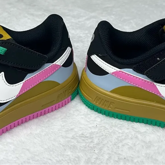 Nike Kids' Black and Green Sneakers